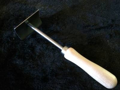 Necker-600 Fleshing Knife